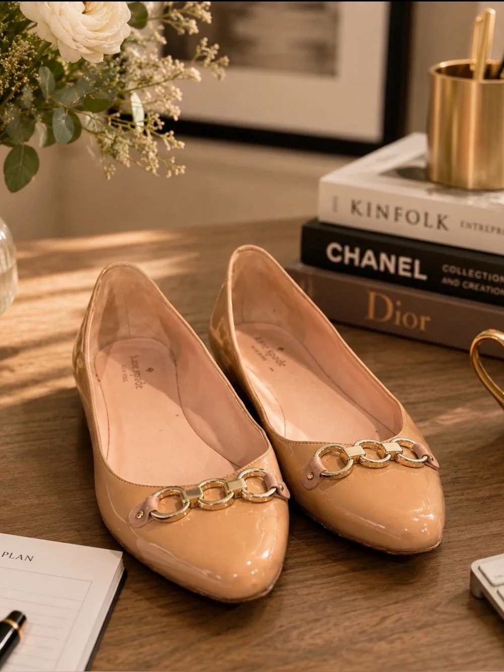 Kate Spade Tan Flats with Gold Chain Detail size 10